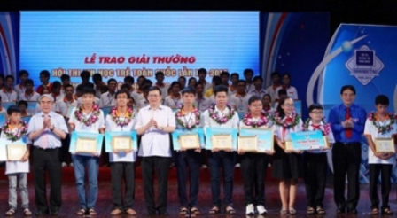 2014年第20次全国青少儿童信息学竞赛颁奖仪式在河内举行